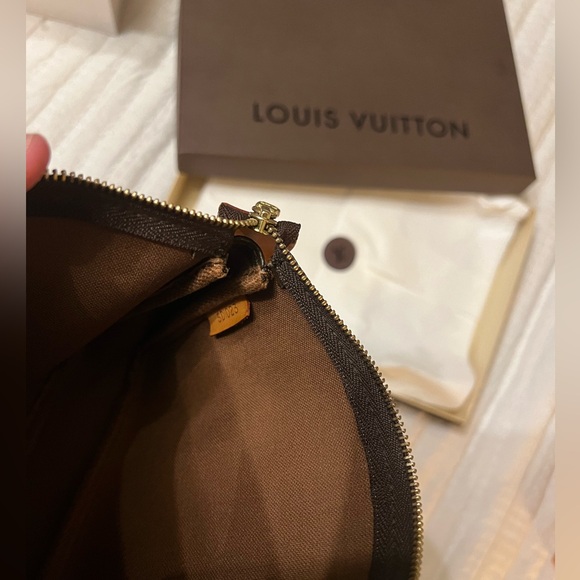 ‼️SOLD‼️Louis Vuitton Classic monogram pochette - Picture 3 of 7